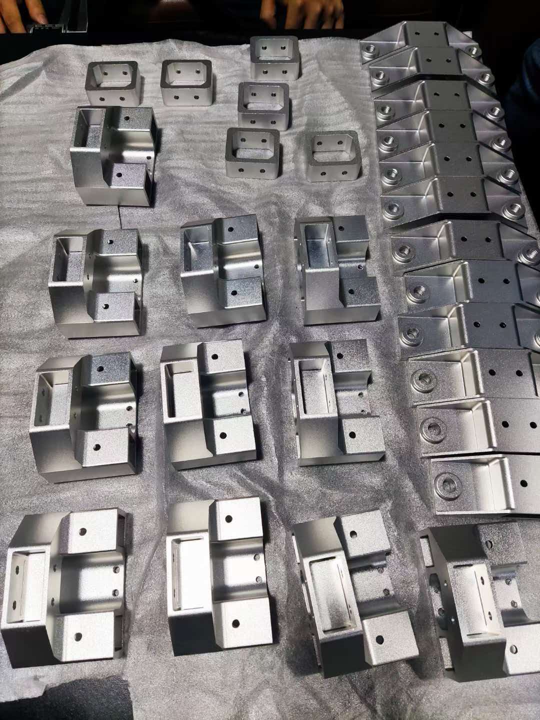Precision machined parts produced at the YUNSHU3D facility